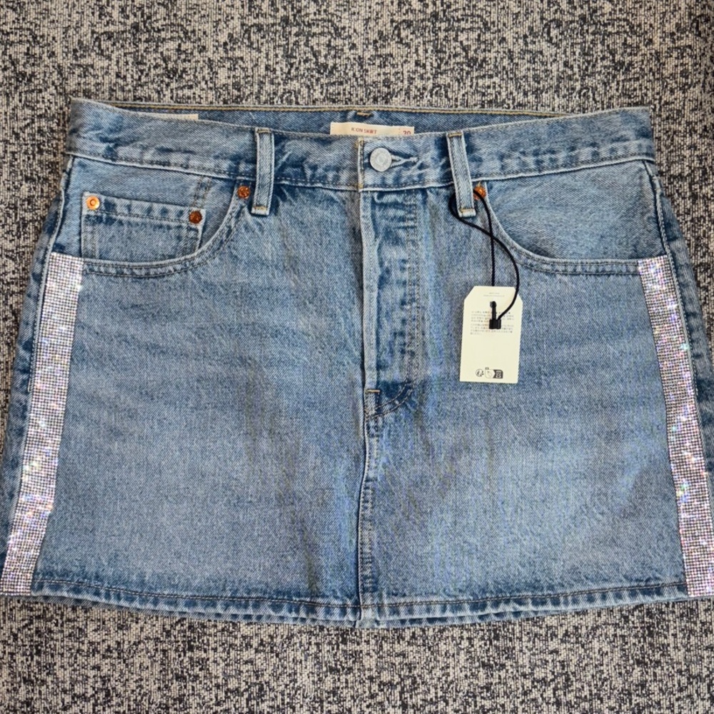 NWT Levi’s Icon Skirt Sz 30 w Rhinestones
